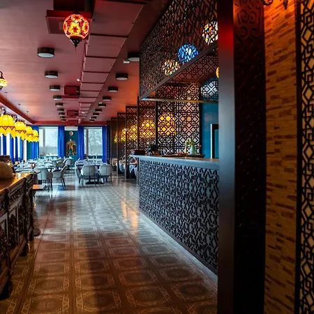 Mangal Hotel *